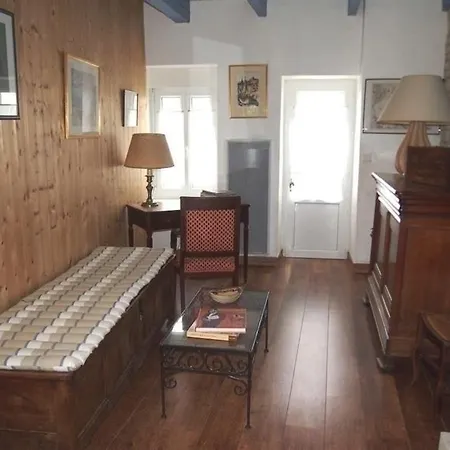 Rental Villa La Flotte