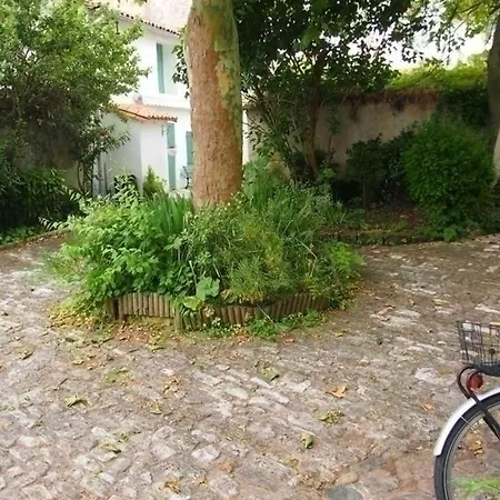 Rental Villa La Flotte فيلة